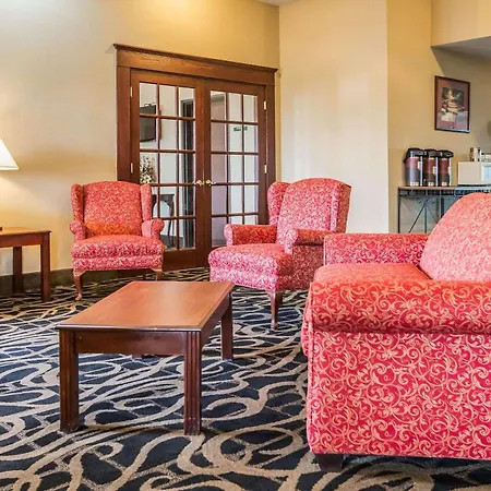 Quality Inn & Suites Mendota Near I-39