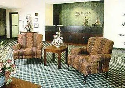 Hotel Quality & Near I-39 4*